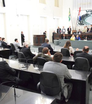 Deputados Bruno Toledo e Luiz Dantas disputam a presidência da Assembleia Legislativa 