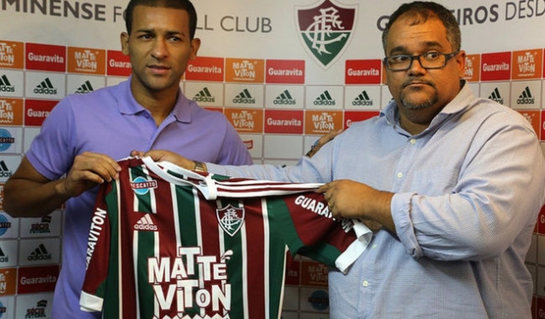 Volante Pierre é apresentado como novo reforço do Fluminense