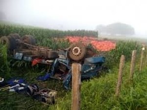 Motorista não consegue fazer a 'curva do charque' e morre em acidente