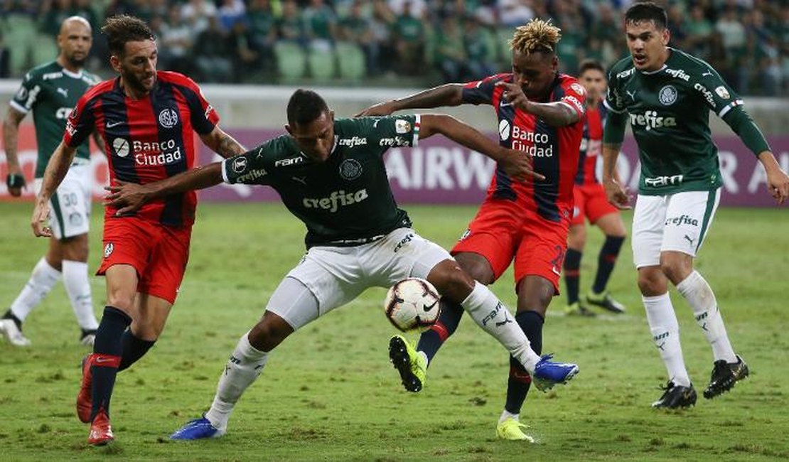 Palmeiras vence San Lorenzo e avança com melhor campanha da Libertadores