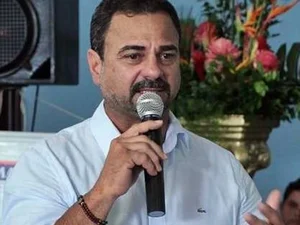 [Vídeo ]Ex-prefeito de Maribondo efetua disparos de arma de fogo em condomínio residencial