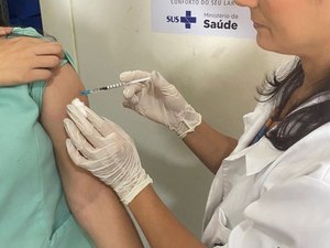 Vacinação contra Influenza e Pneumonia é ampliada para pacientes acamados em Maceió