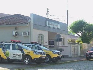 Casal é preso por deixar bebê de 1 ano no carro para curtir praia