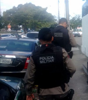 Suposto mototaxista é preso com dois revólveres em Maceió