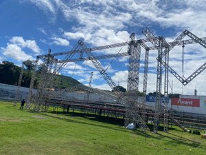 Estrutura para Festival de Inverno de Palmeira dos Índios está sendo montada