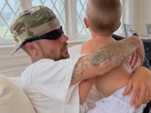 Justin Bieber compartilha fotos com o filho e tamanho do bebê impressiona web