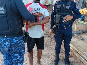 Homem é preso suspeito de furtar tapumes de obra pública na Pajuçara