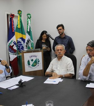 Revista denuncia compra de apoio de prefeitos feita por Biu e Arthur Lira
