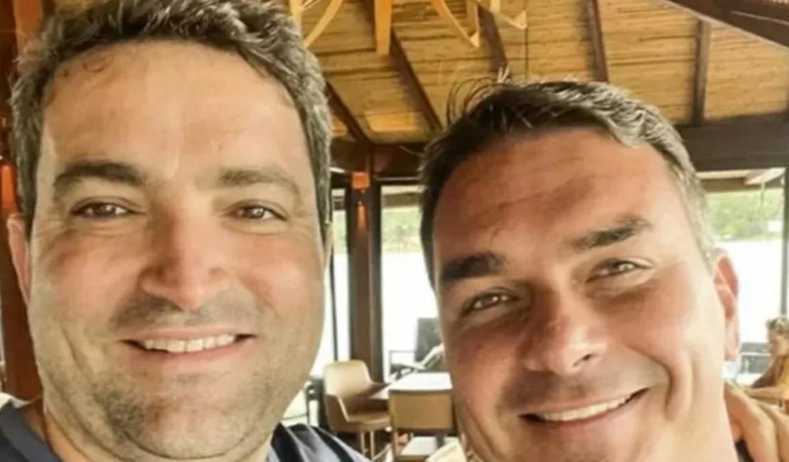Flávio Bolsonaro dividia conta com investigado por desvios no INSS, indicam e-mails