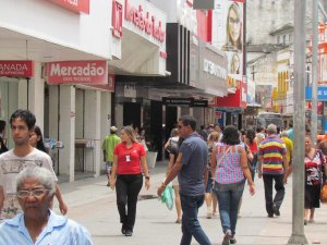 Consumo das famílias aumenta e indicador registra o melhor desempenho do ano