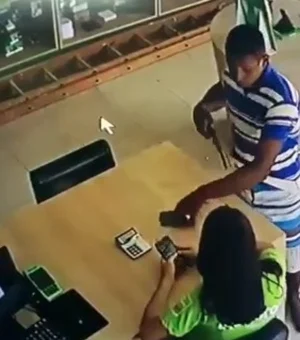 [Vídeo] Câmeras flagram assalto a loja de equipamentos de segurança em Arapiraca