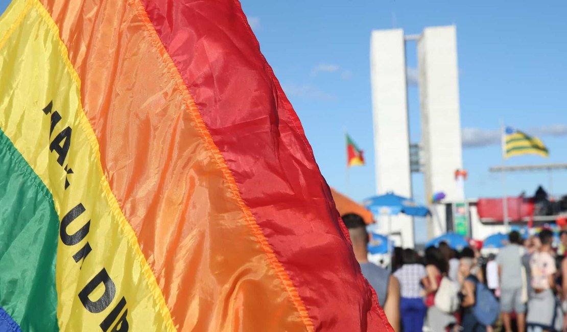 Julgamento sobre criminalização da homofobia será retomado em maio