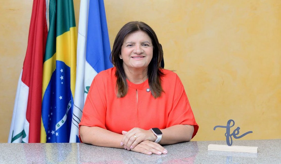 Ziane Costa celebra chegada de nove novos cursos da Ufal ao Sertão