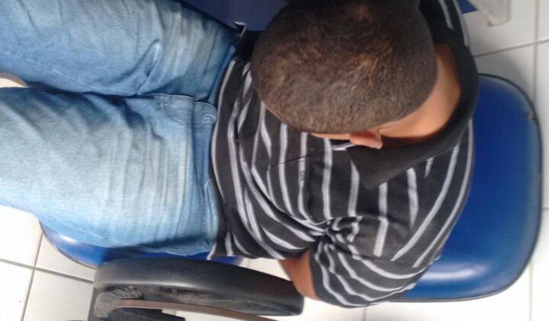 Após tentativa de roubo, jovem é agredido e preso no Jacintinho 