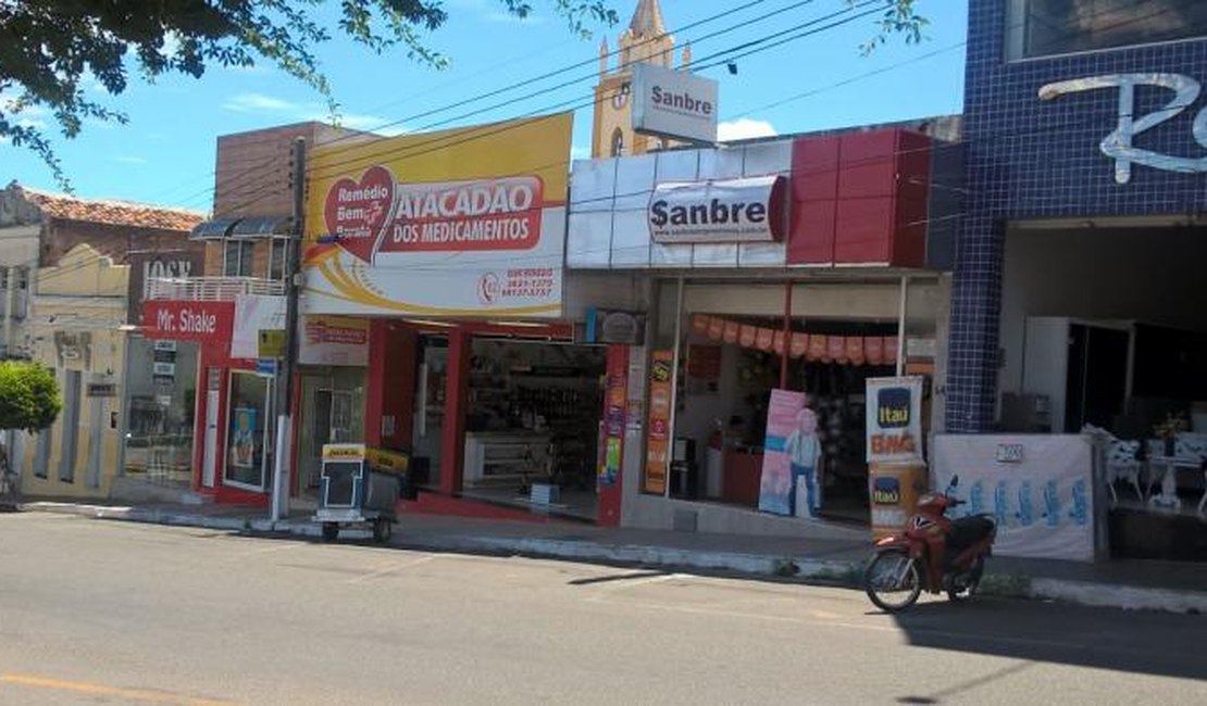 Equipamentos esportivos avaliados em R$ 12 mil são furtados de carro de radialista