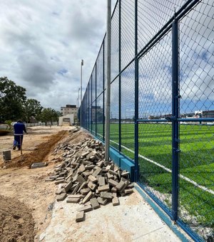 Comunidade do Alto da Alegria ganha espaço de lazer com areninha