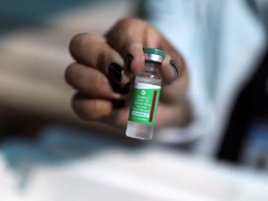 Prefeitura esclarece que doses da AstraZeneca foram aplicadas antes do prazo de validade