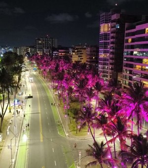 Prefeitura faz ação do Outubro Rosa em viadutos e na Avenida Sílvio Viana