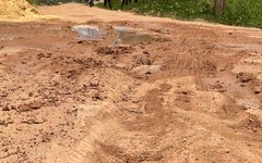 Obra de pavimentação inacabada provoca transtornos em Marechal Deodoro