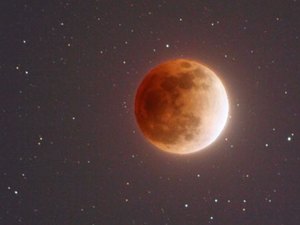 Entenda o raro eclipse de 'superlua azul de sangue' amanhã (31)