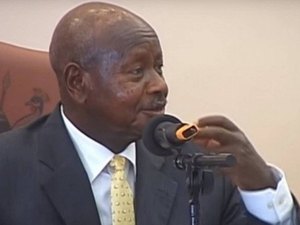 Presidente de Uganda ameaça proibir o sexo oral: 'Boca é para comer'