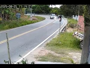 [Vídeo] Pneu de veículo voa e quase atinge motociclista no Passo de Camaragibe