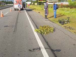 [Vídeo] Ciclista morre após ser atropelado em trecho da AL-101 Sul