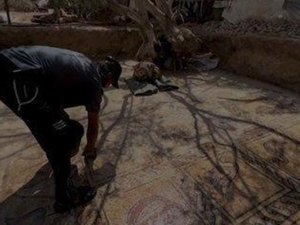 Agricultor tenta plantar árvore e descobre mosaico bizantino de até 1500 anos em Gaza