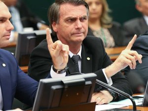 Bolsonaro faz ofensiva no Nordeste e Eduardo busca candidatura