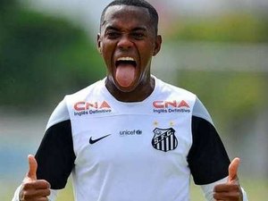 Condenado em 2ª instância por estupro, Robinho tenta impedir conversa de amigo com vítima