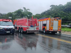 [Vídeo] Colisão frontal entre carros deixa cinco feridos na Ladeira do Catolé