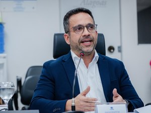 Governo de Alagoas antecipa folhas de novembro e dezembro e paga 13º salário