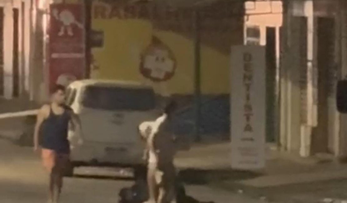 Jovens espancam homem em via pública no bairro Tabuleiro do Martins
