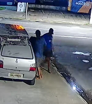 Dupla invade loja de colchões em Maceió e furta carro usado em entregas