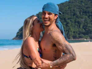 Com Gabriel Medina no Japão, Yasmin Brunet se declara em posts: 'Te amo'