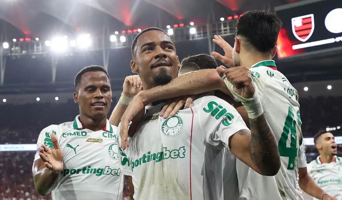Palmeiras derrota Flamengo e amplia vantagem na liderança do Brasileiro