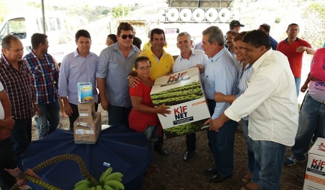 Secretaria de Agricultura entrega kits de irrigação para pequenos produtores