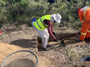 Trabalhadores descobrem sítio arqueológico com centenas de peças na AL-102, em Maceió