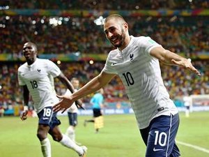 França vence Nigéria por 2 a 0 e está nas quartas de final