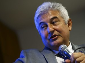 Ministro da Ciência e Tecnologia, Marcos Pontes, é internado em Brasília