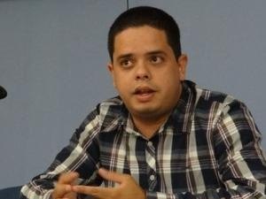 Bruno Euclides parabeniza elenco e convoca torcida