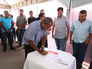 Comunidade da Poeira comemora início das obras da Igreja e da Praça São José