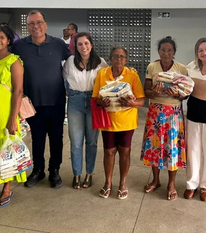 Famílias de Arapiraca recebem cestas básicas arrecadas no jogo de Traipu e Passo Fundo