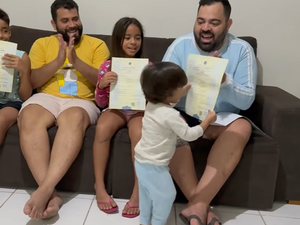 Casal homoafetivo de Arapiraca comemora a adoção de três crianças