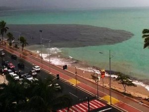 Mancha escura na orla de Maceió será investigada pelo IMA