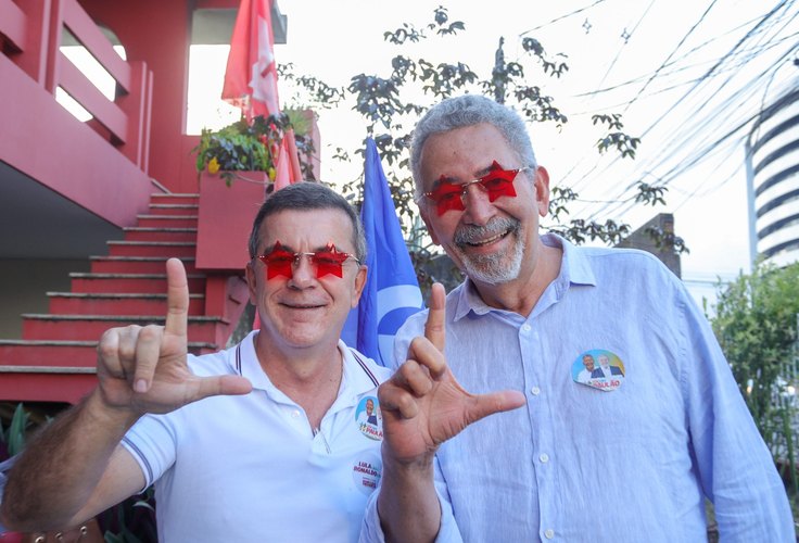Medeiros x Paulão: deputado estadual aparece na convenção partidária de opositor em Delmiro Gouveia