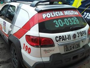 Homem é preso com maconha dentro do carro, em Maceió