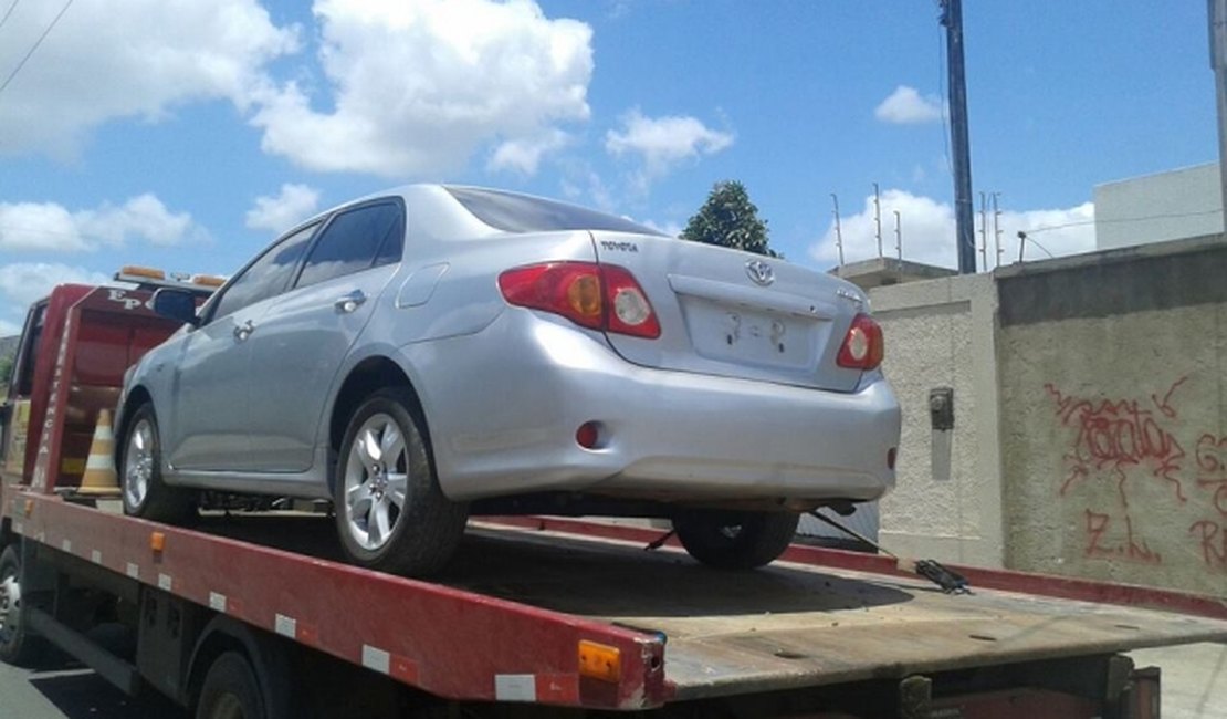 Polícia Civil localiza carro roubado na Bahia, em Arapiraca