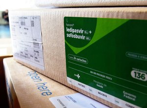 Covid-19: Ministério da Saúde começa a distribuir kits intubação para estados