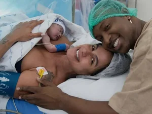 Thiaguinho e Carol Peixinho anunciam nascimento do primeiro filho: ‘Muito amor’
